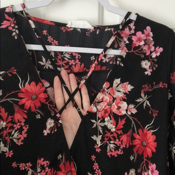 Flower Top - Picture 2 of 3